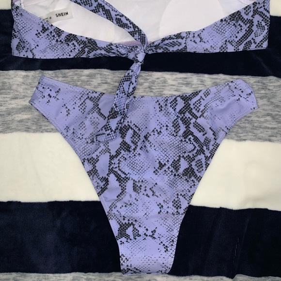 Bikini - Picture 2 of 3